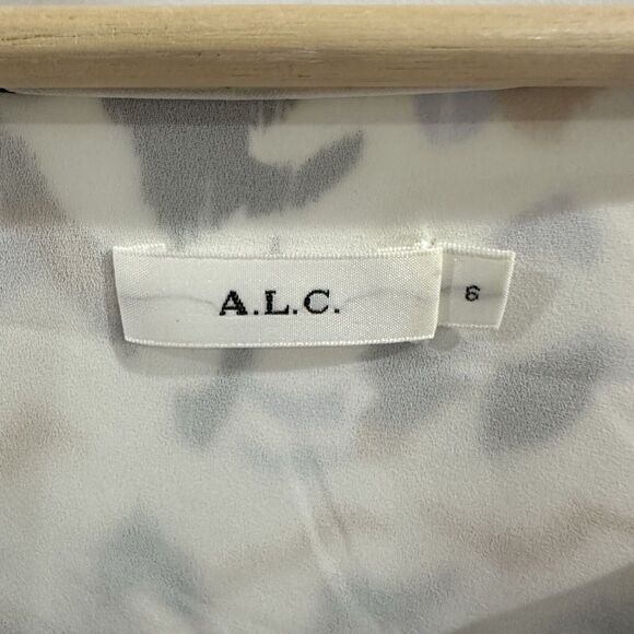 ALC 100% Silk Button Artsy button down Top Size 6 - Picture 2 of 4